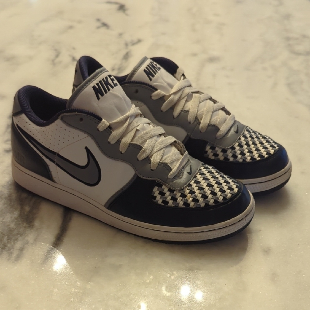 Nike Infiltrator Sneakers Navy Blue White Gray